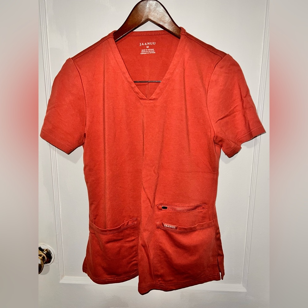 Jaanuu Scrub Set